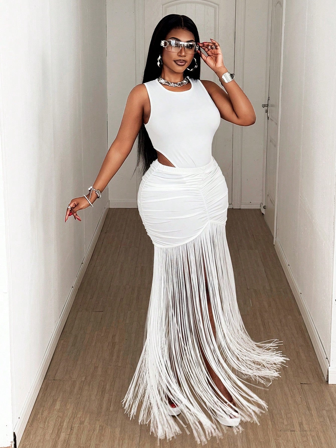 Women 2Pcs Set Round Neck Sleeveless Top And Tassel Hem Skirt Set - Gems Ensumbles